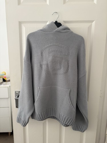 Sisters and seekers grey knit - and,
