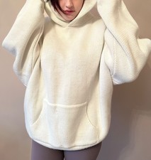 cream knitted sisters and