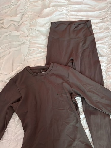 Sisters and seekers - seekers, activewear